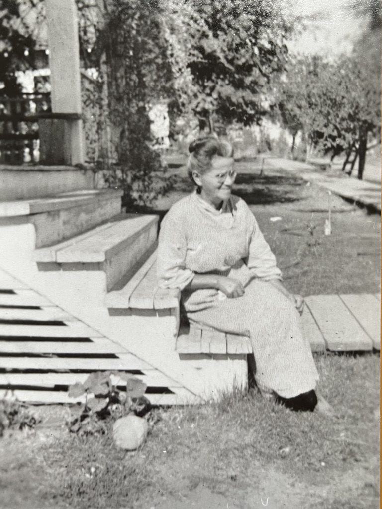 Nancy Wynecoop, Sinixt descendant of Able-One, in the 1930s.